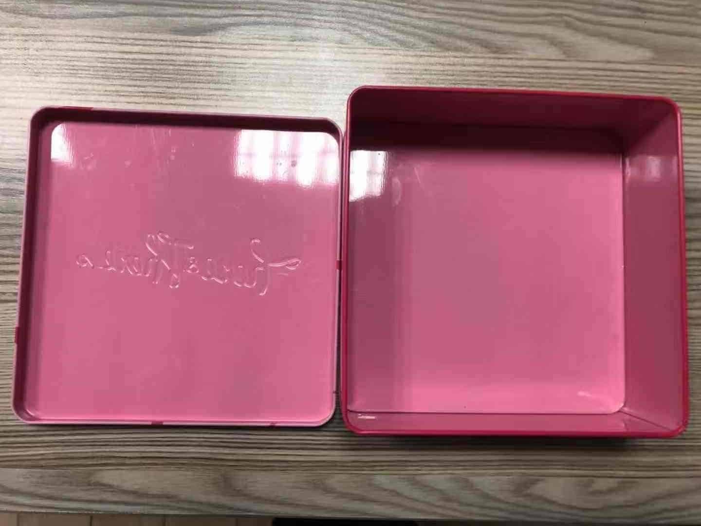 Spot color printing inside a tin box (inside + outside printing option)