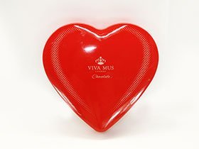 Heart shaped chocolate tin box custom design by tin box manufacturer.